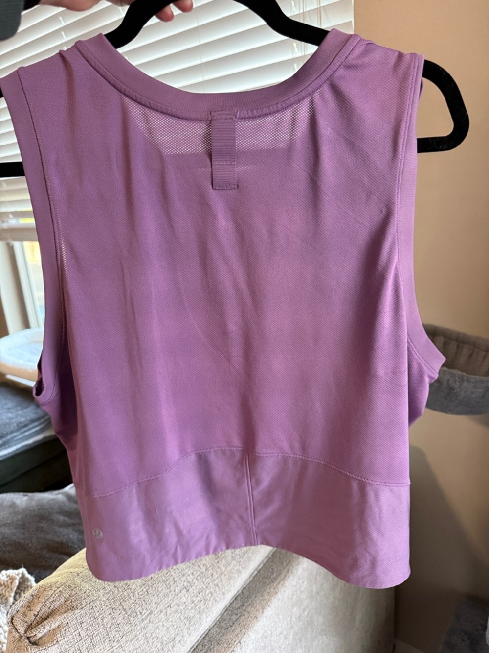 Mesh Back Cropped Train Tank Top - Picture 4 of 7